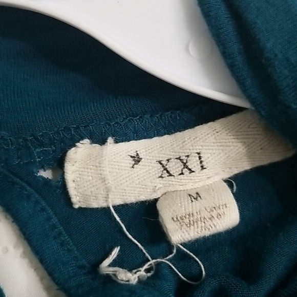 Top - Picture 3 of 4